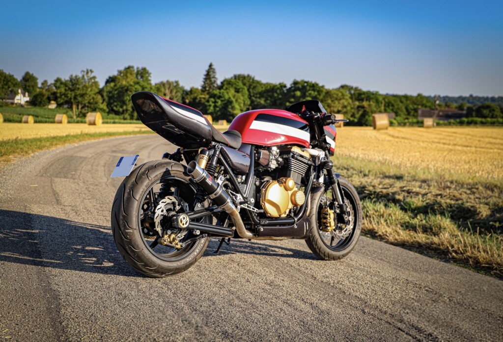 Kawasaki ZRX1200S Restomod