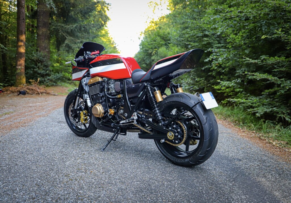 Kawasaki ZRX1200S Restomod