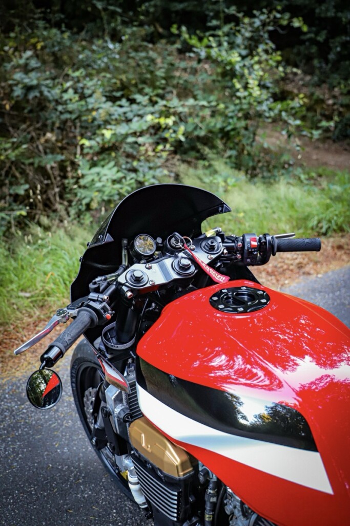 Kawasaki ZRX1200S Restomod