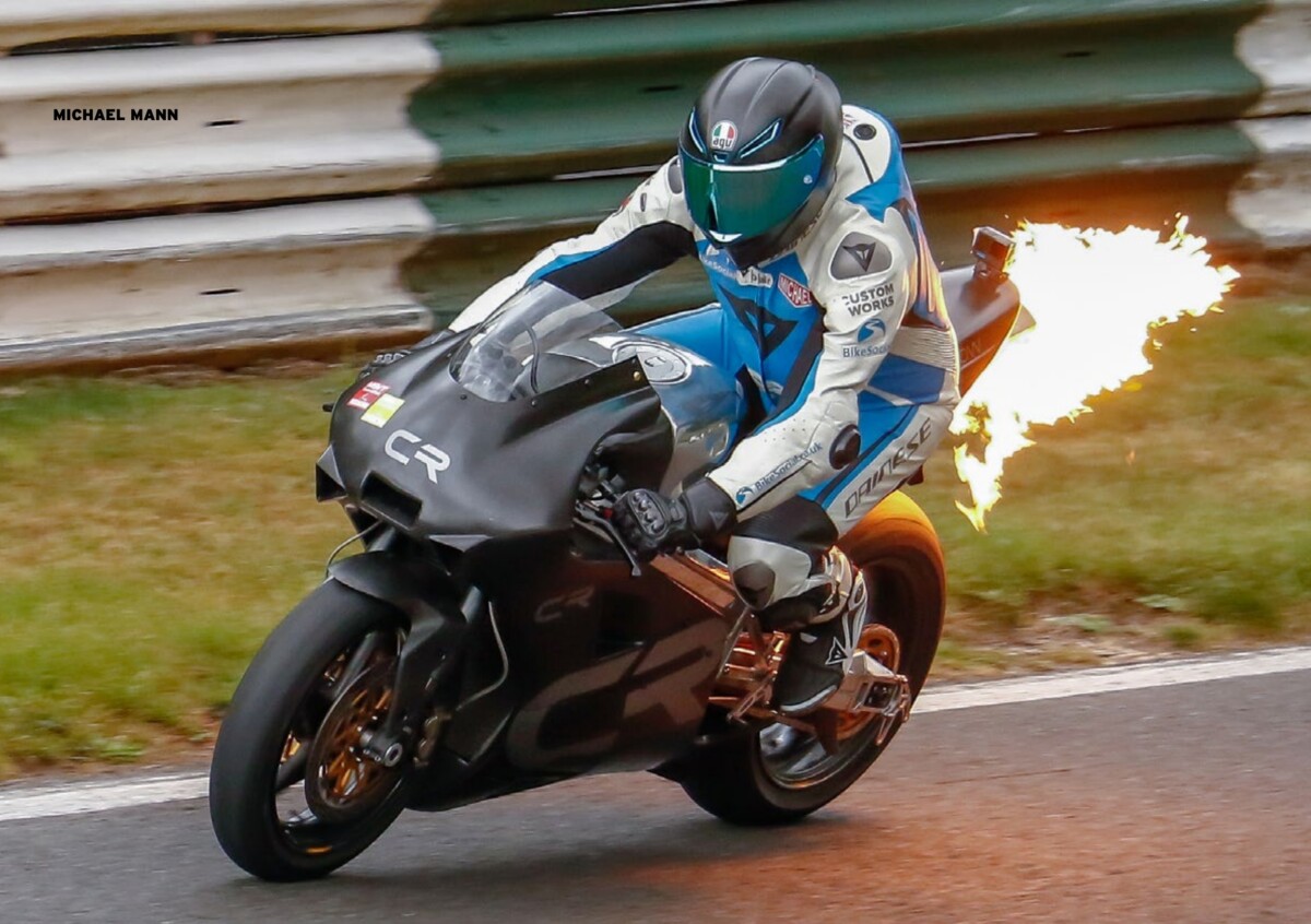 Crighton CR700W