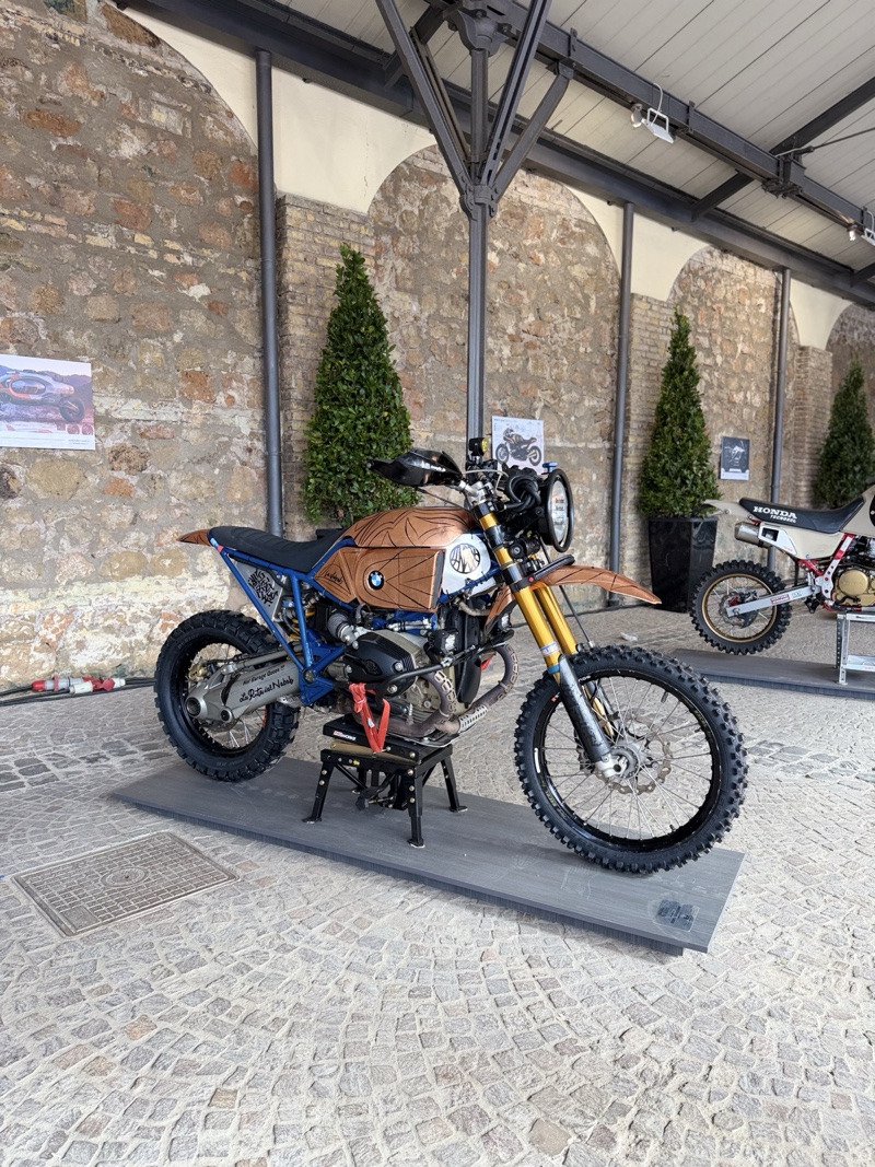 BMW HP2 Enduro Custom