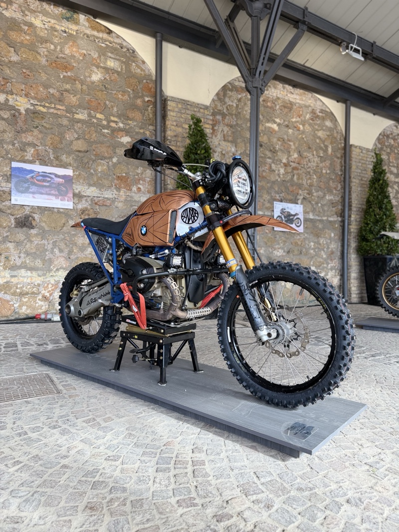 BMW HP2 Enduro Custom