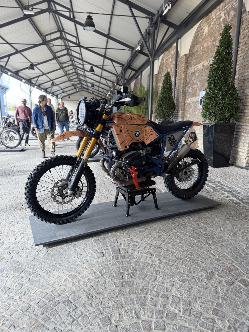 BMW HP2 Enduro Custom