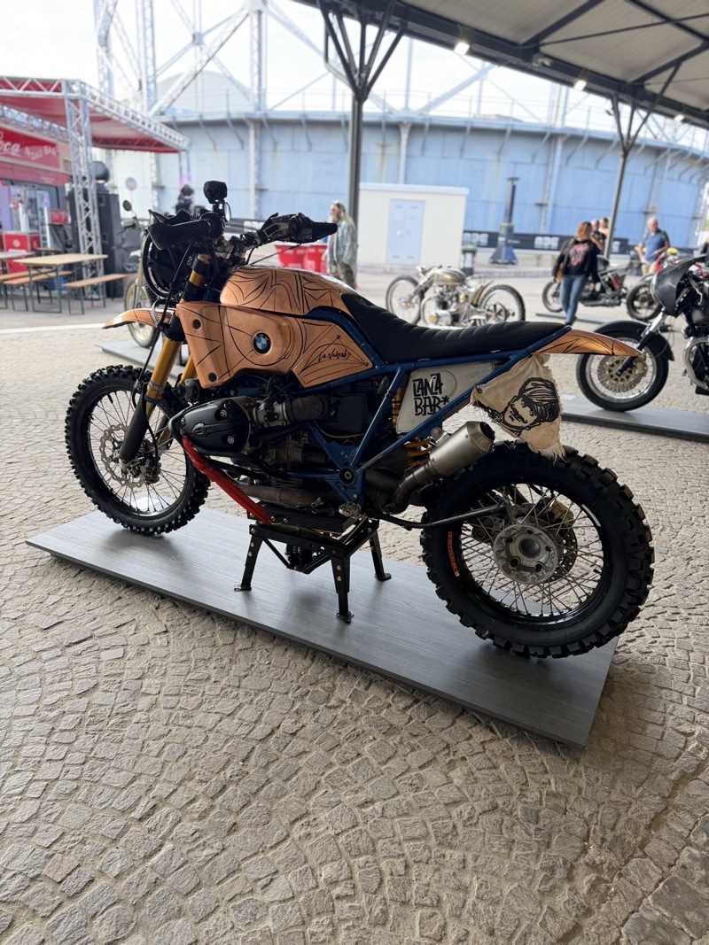 BMW HP2 Enduro Custom
