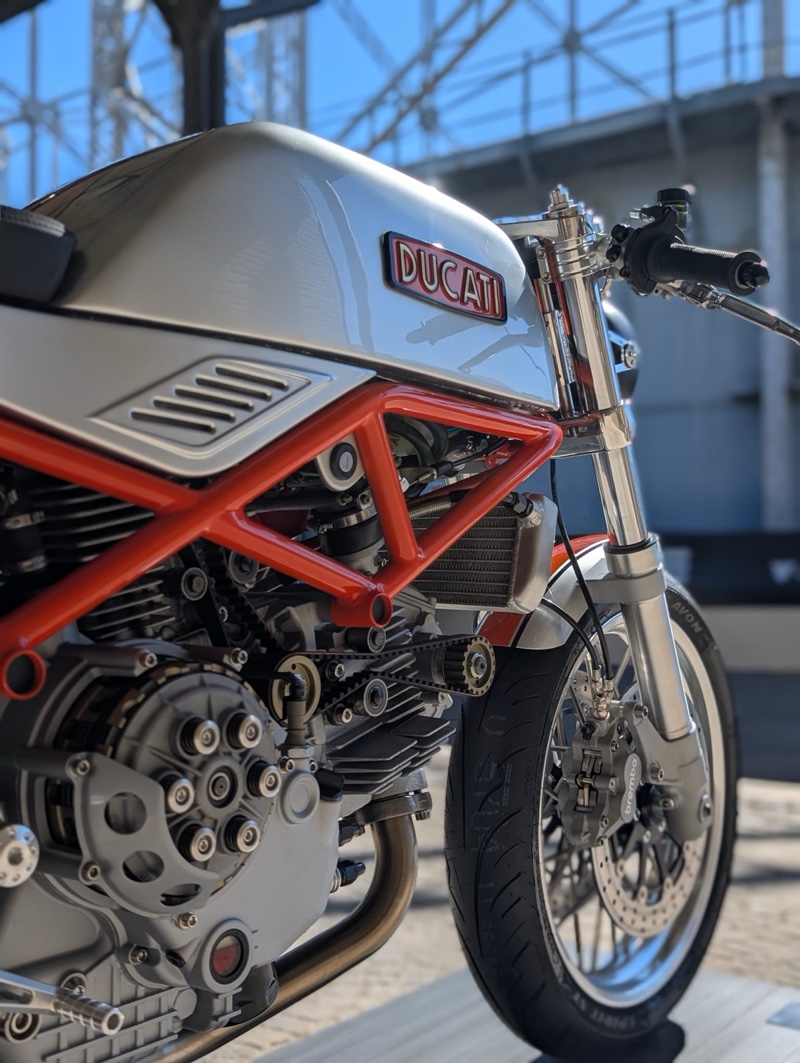Ducati M900ie Monster Cafe Racer
