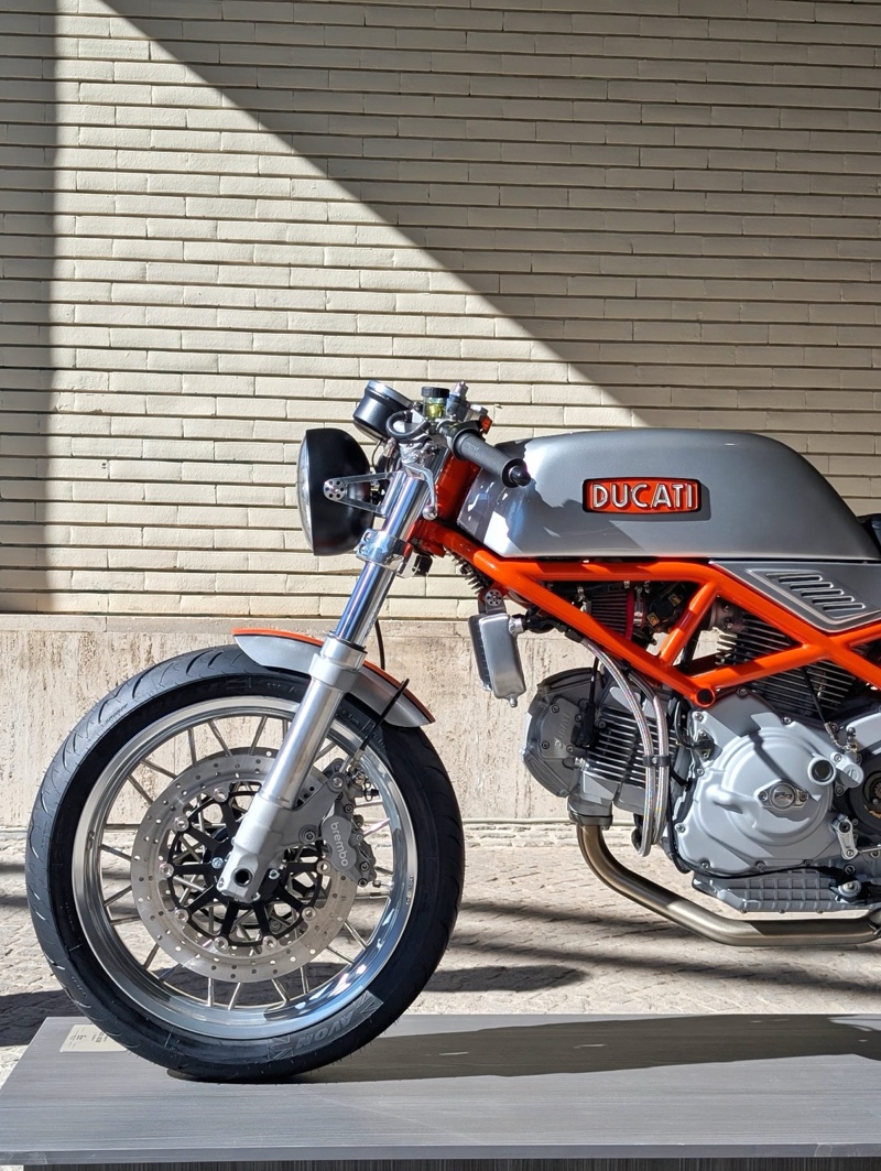 Ducati M900ie Cafe Racer