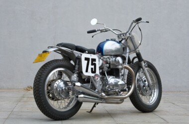 Kawasaki W650 Tracker